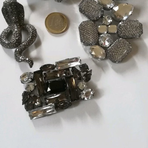 Lapel pins used, set of 4 pieces