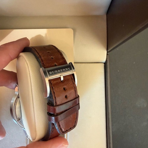 Burberry men's watch 42 mm like new