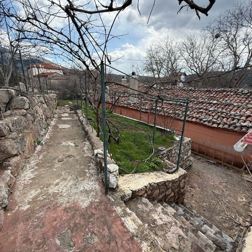 Building Land 171 sqm in Livadi Arachovas Parnassos