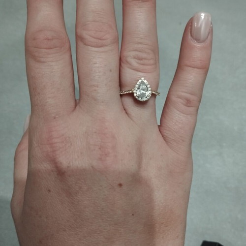 Gold 9k teardrop ring, size 55