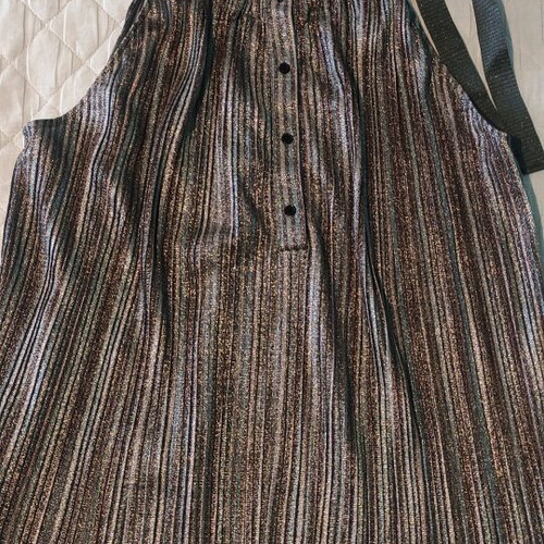 Nu lamé sleeveless top L like new, grey silver