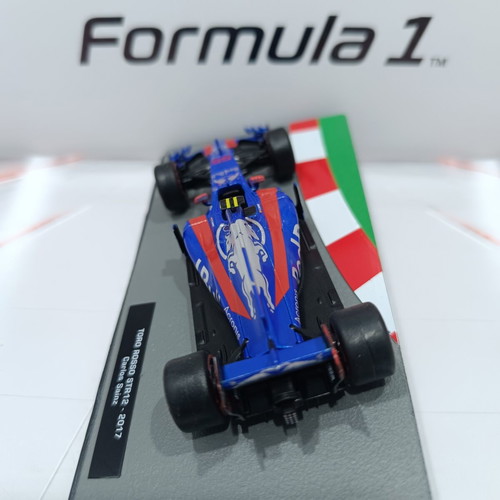 Toro Rosso STR12 2017 Carlos Sainz 1:43 diecast model like new