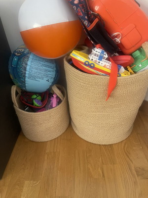 Seagrass baskets like new, set of 2