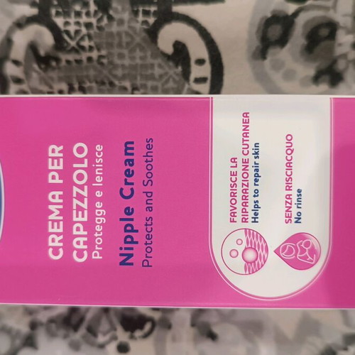 Breast pads and nipple cream like new