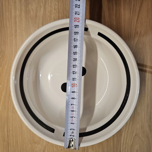 Trixie ceramic dog bowls with stand like new, large size