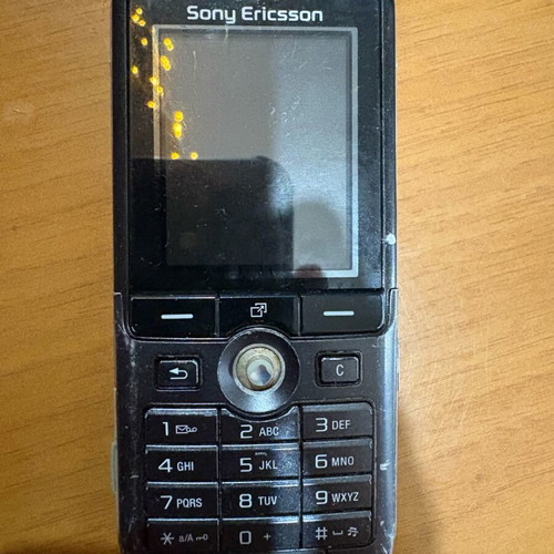Sony Ericsson k750i μεταχειρισμένο χωρίς μπαταρία και φορτιστή, για συλλέκτες