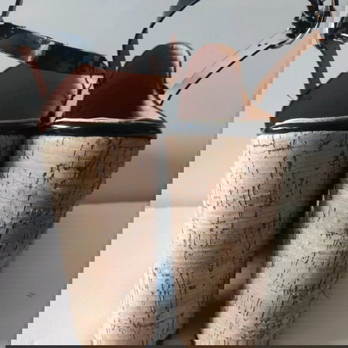 Πέδιλα πλατφόρμες νούμερο 41 σαν καινούργια, μαύρα με φελλό