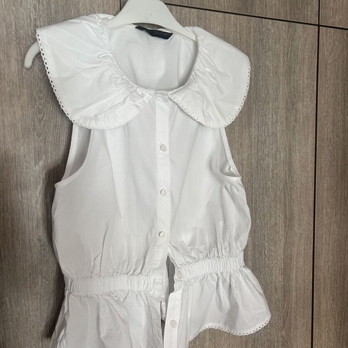 Zara sleeveless blouse like new, white, size S