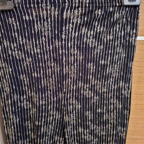 Women's pants like new, blue and white, size M