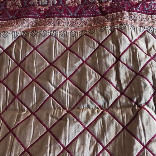 Quilt like new for bed or sofa 2.40 x 2.20 meters