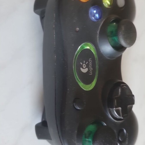 Logitech Wireless Controller like new, missing battery cover