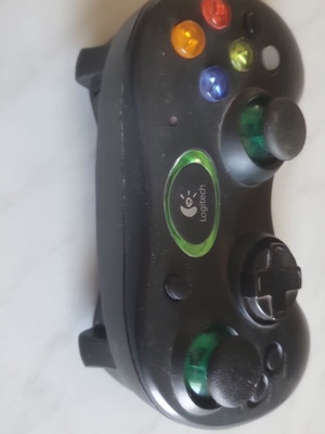 Logitech Wireless Controller like new, missing battery cover