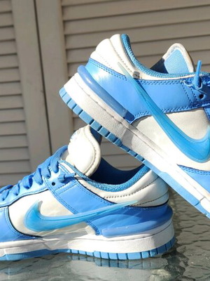 Nike Dunk Low University Blue like new, size 39