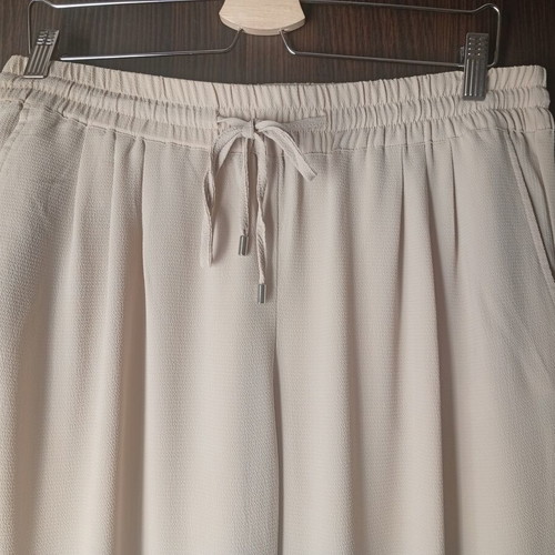Zara women's beige pants like new, size L