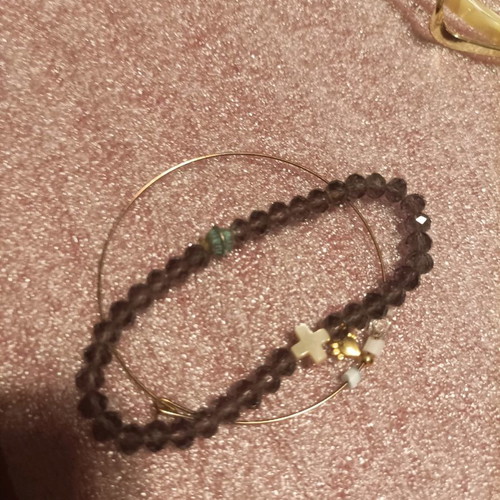 Set of 3 bangle bracelets with 2 bonus bracelets