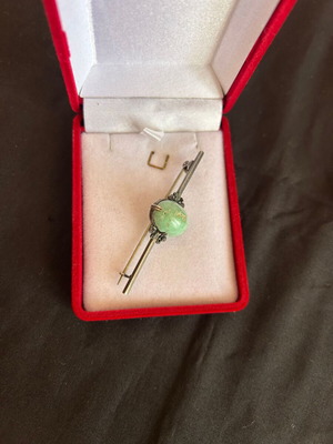 Vintage silver brooch used with green detail