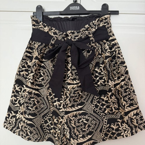 Anna Samouka black shirt with gold embroidery M like new