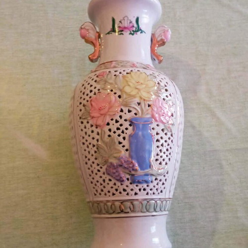 Chinese porcelain vase 40cm reticulated double-walled like new