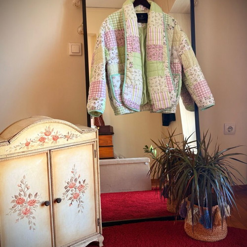 Floral patchwork outerwear like new, one size, multicolor