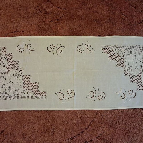 White rectangular table runner 104 x 42 cm new