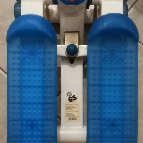 Stepper exercise machine like new with digital display