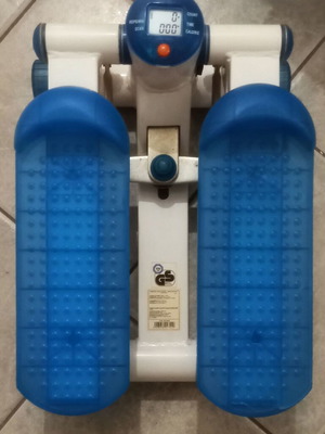Stepper exercise machine like new with digital display