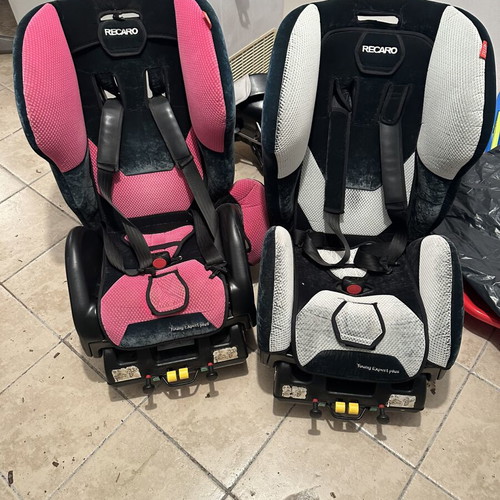 Recaro car seats with Isofix base, pack of 2