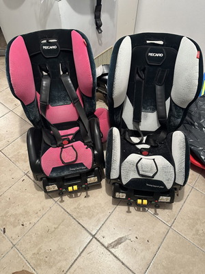 Recaro car seats with Isofix base, pack of 2