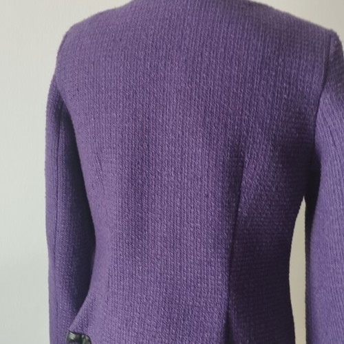 Jacket like new with zipper and leather details, purple, size M