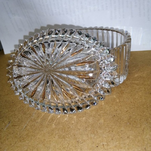 Glass fondue pot with impressive design, like new