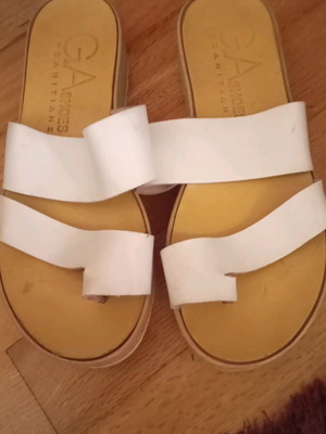 Leather platforms like new, size 36, white