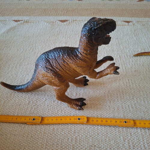 Dinosaur figures used, set of 2 large 30cm