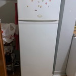 Medium refrigerator