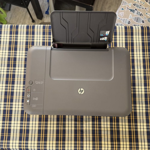 HP DeskJet 1050 All-in-One printer scanner copier like new