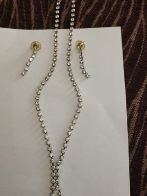 Дамски комплект бижута колие с подходящи обеци като нов