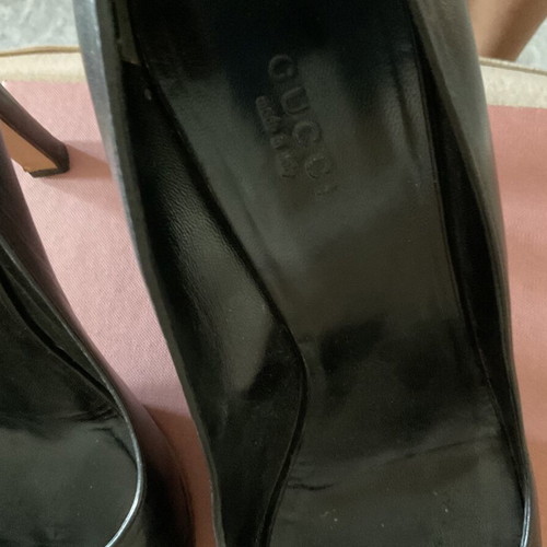 Gucci black pumps size 40