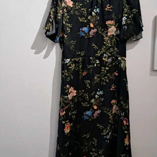 Dress size S 36 8 with floral pattern