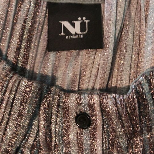 Nu lamé sleeveless top L like new, grey silver