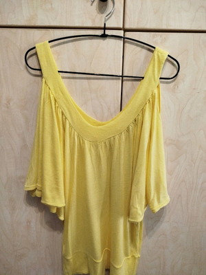 Positivo sleeveless blouse like new, one size, yellow