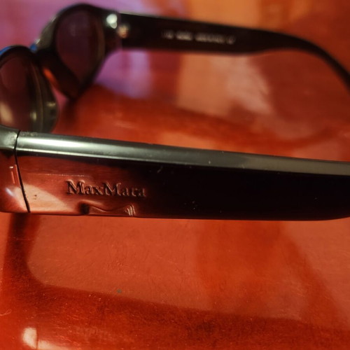 Max Mara sunglasses like new, black vintage style