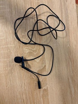 Lavalier microphone like new with splitter for smartphone and laptop