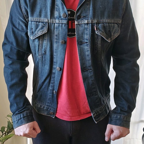 Levi's Denim Jacket like new, classic black Trucker jean jacket