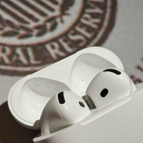 Air Pods 4 like new without cancellation