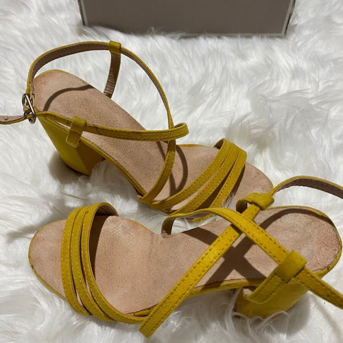 Tamaris yellow sandals size 36 like new, 9cm heel