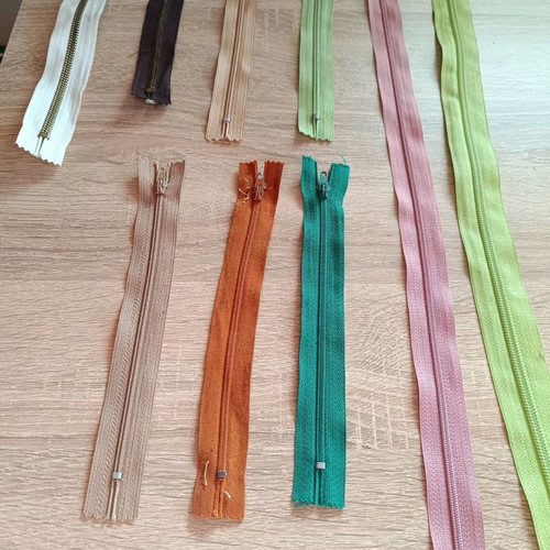 Zippers new, pack of 9 various colors and lengths