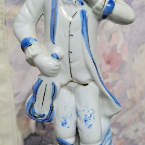 Porcelain figures old in excellent condition