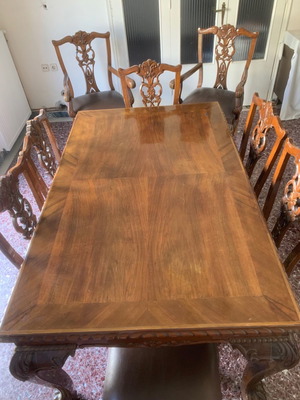 Lion's Paw Dining Set used, 9 pieces, handmade carved wood