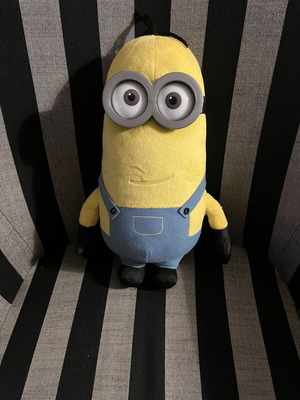 Minion Kevin plush toy Play by Play like new