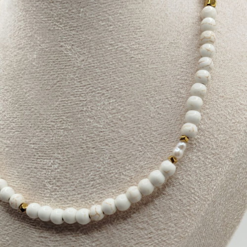 Handmade necklace with howlite, hematite, pearl and stainless steel, new