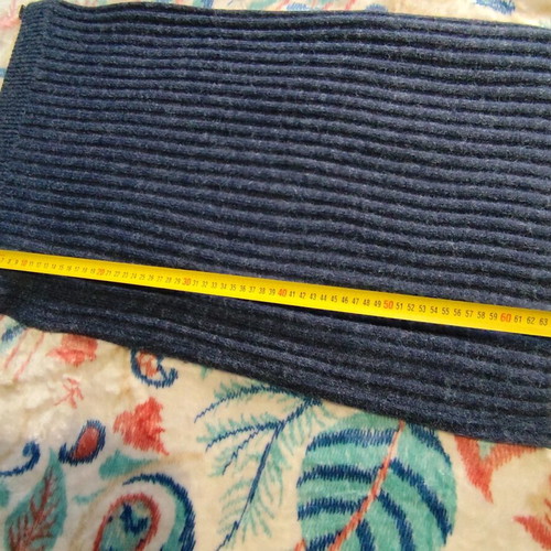 Blue elastic skirt like wool, like new